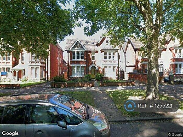 Studio To Rent In De Parys Avenue, Bedford, MK40