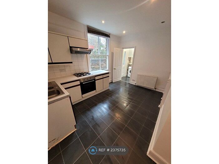 1 Bedroom Flat To Rent In Ground Floor, London, W12