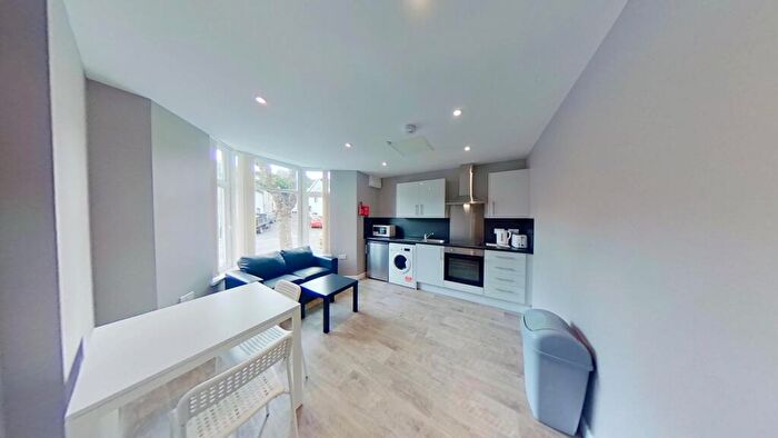 1 Bedroom Apartment To Rent In Broadway, Treforest, CF37