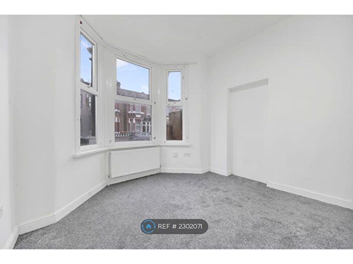 1 Bedroom Flat To Rent In East Ham, London, E6