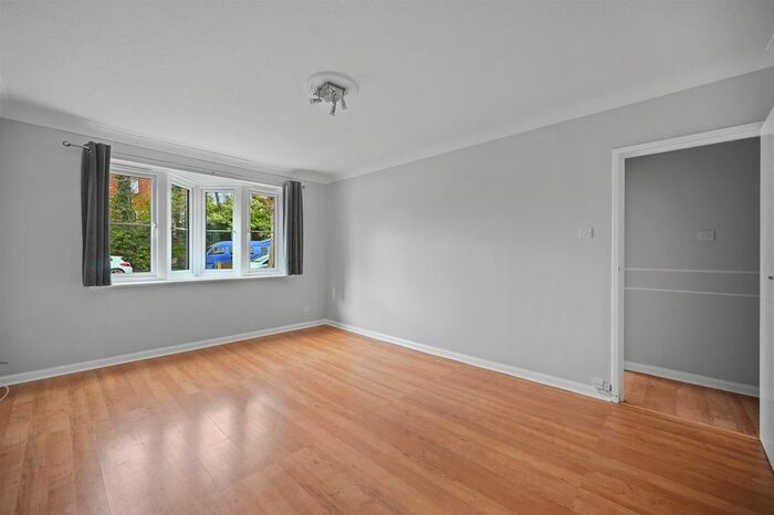 1 Bedroom Flat To Rent In Overton Road, Sutton, SM2