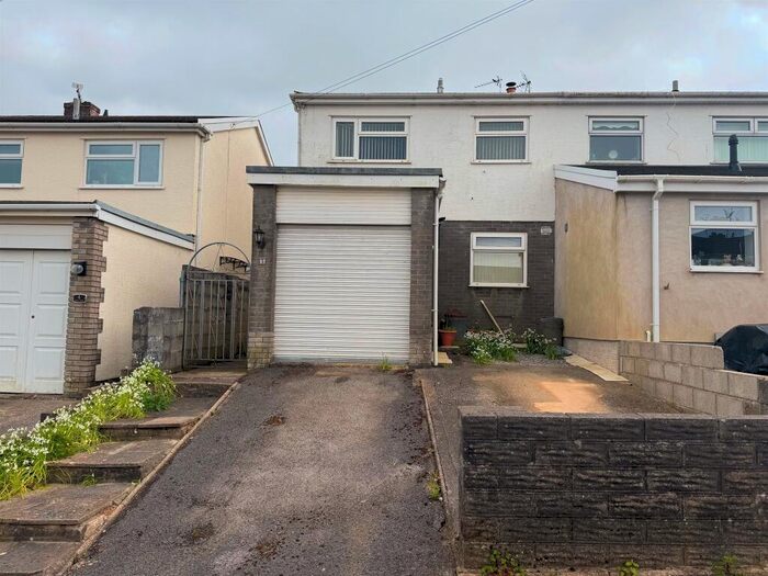 3 Bedroom Semi-Detached House For Sale In Dale View, Cefn Cribwr, Bridgend, CF32