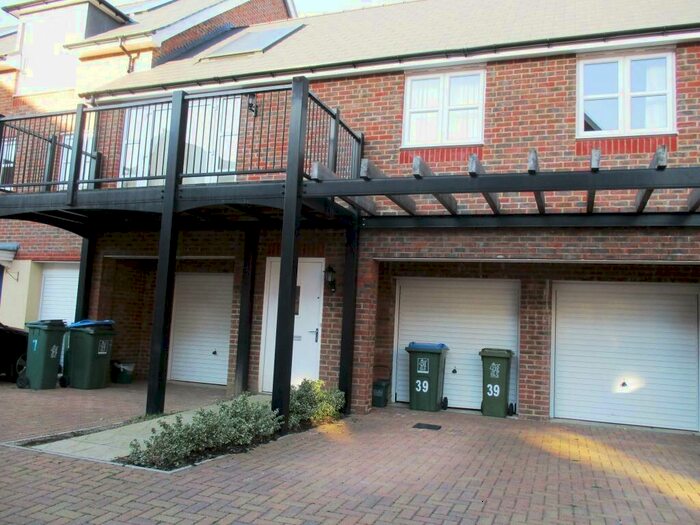 2 Bedroom Terraced House To Rent In Scaldwell Place, HP21