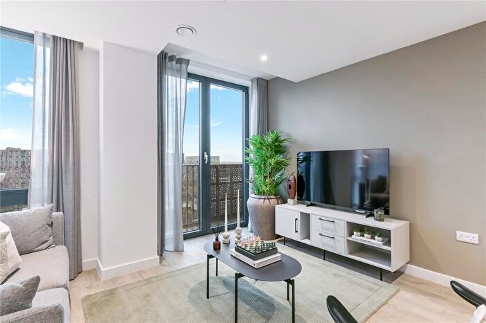 2 Bedroom Apartment To Rent In Gaythorn Street, Salford, M5