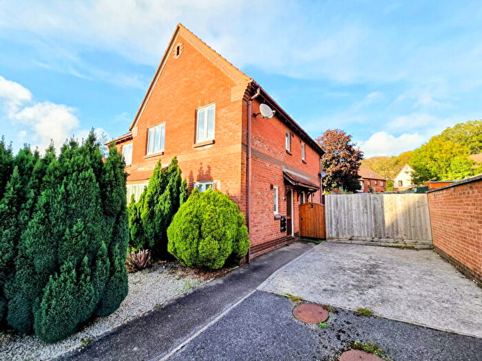 2 Bedroom Cluster House For Sale In Summerlands Gardens, Plympton, PL7