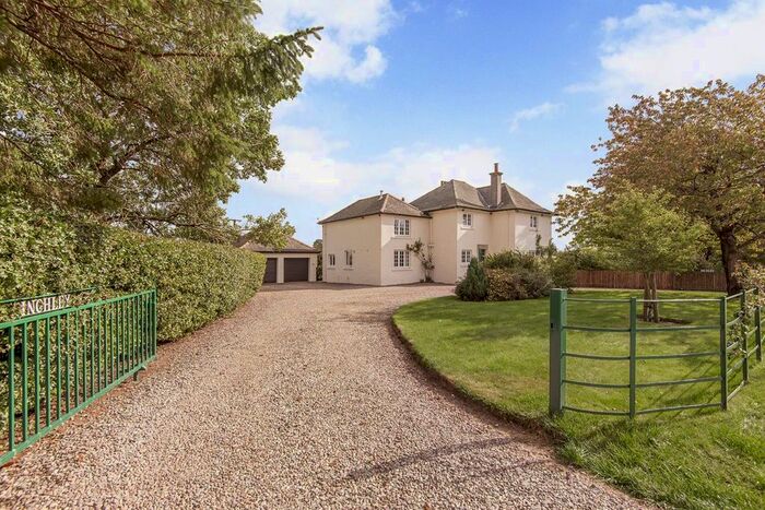 4 Bedroom Detached House For Sale In Alyth, Blairgowrie, PH11