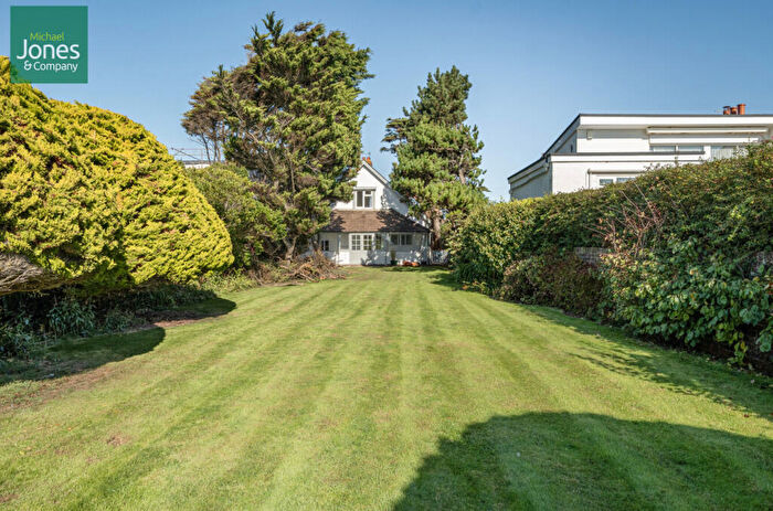 4 Bedroom Detached House To Rent In South Drive, Ferring, Worthing, West Sussex, BN12