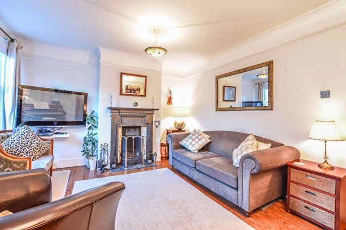 3 Bedroom Character Property For Sale In Duncombe Road, Hertford, SG14