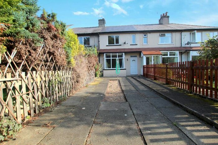 3 Bedroom Terraced House To Rent In Longwood View, Crossflatts, Bingley, BD16