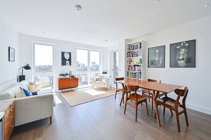 2 Bedroom Flat To Rent In Bruckner Street, Queen's Park, London, W10