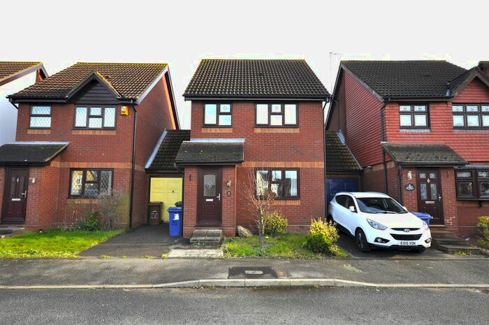 3 Bedroom Terraced House To Rent In Daniel Close, Chafford Hundred, Grays, RM16