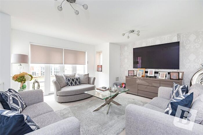 5 Bedroom Detached House For Sale In Claremont Crescent, Rayleigh, Essex, SS6