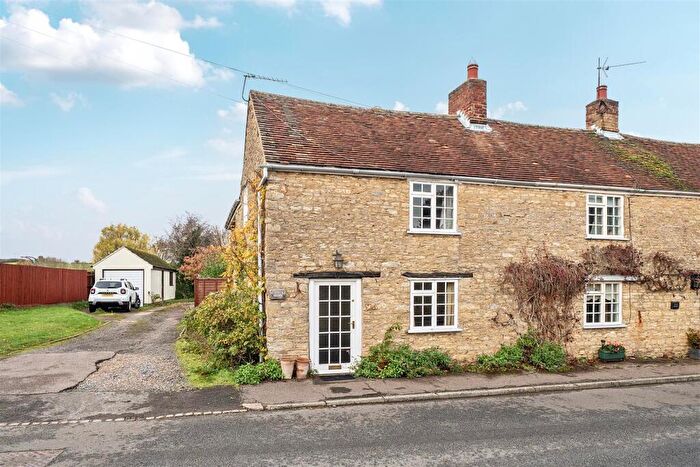 3 Bedroom End Of Terrace House For Sale In Silver Street, Stevington, Bedford, MK43