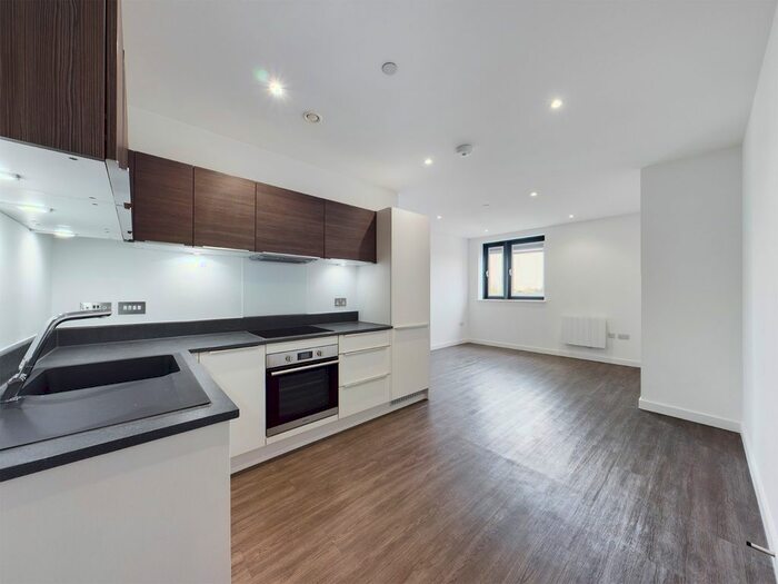 1 Bedroom Flat To Rent In Prestige House, - High Street, Egham, TW20