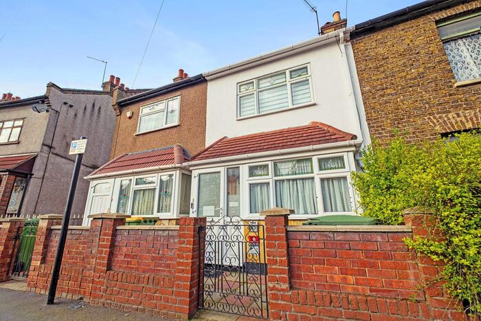 3 Bedroom Terraced House To Rent In Roman Road, London, E6