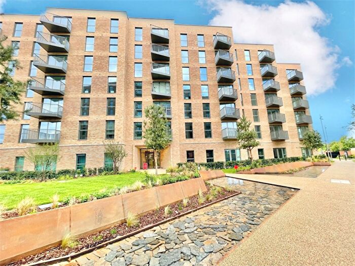 2 Bedroom Flat For Sale In Darjeeling House, Memorial Avenue, Slough, SL1