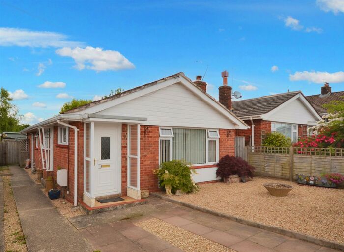3 Bedroom Detached Bungalow For Sale In Ellerslie Close, Charminister, DT2