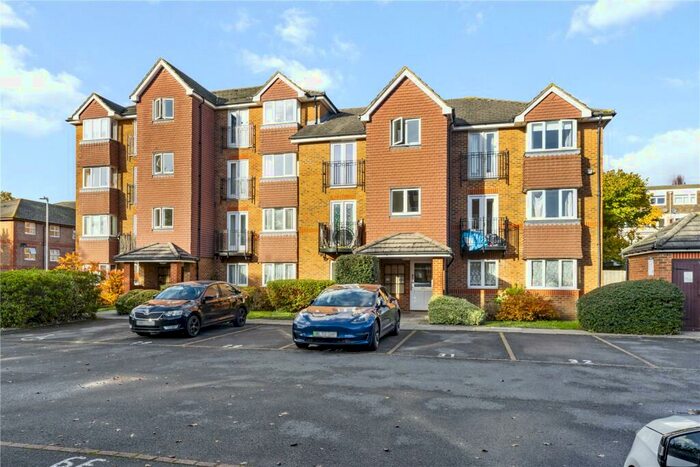1 Bedroom Apartment To Rent In Jemmett Close, Kingston Upon Thames, KT2