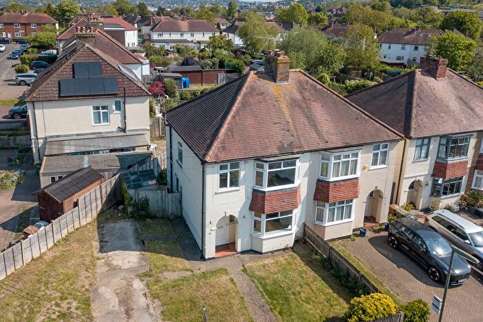 3 Bedroom Semi-detached House For Sale In Rydes Hill Road, Guildford, GU2
