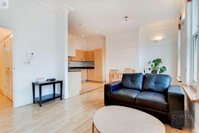 2 Bedroom Apartment To Rent In Riga Mews, - Commercial Road, London, E1