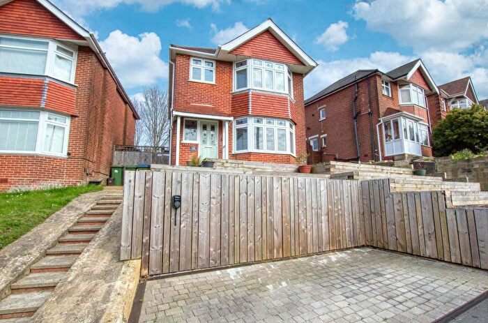 3 Bedroom Detached House For Sale In Chessel Avenue, Southampton, SO19
