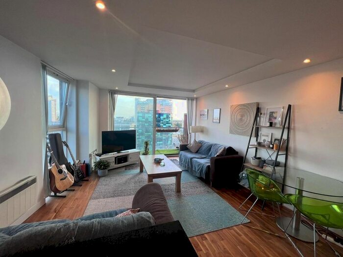 2 Bedroom Flat To Rent In The Quays, Salford, M50
