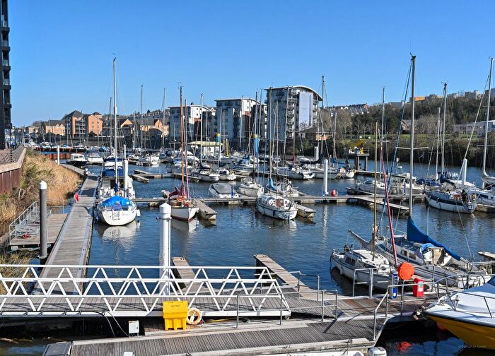 3 Bedroom Flat To Rent In Watkiss Way, Cardiff, CF11