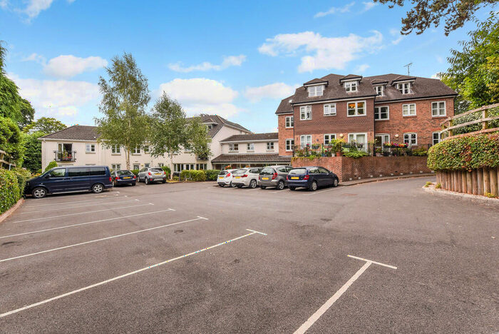2 Bedroom Apartment To Rent In Tower Road, Liphook, GU30