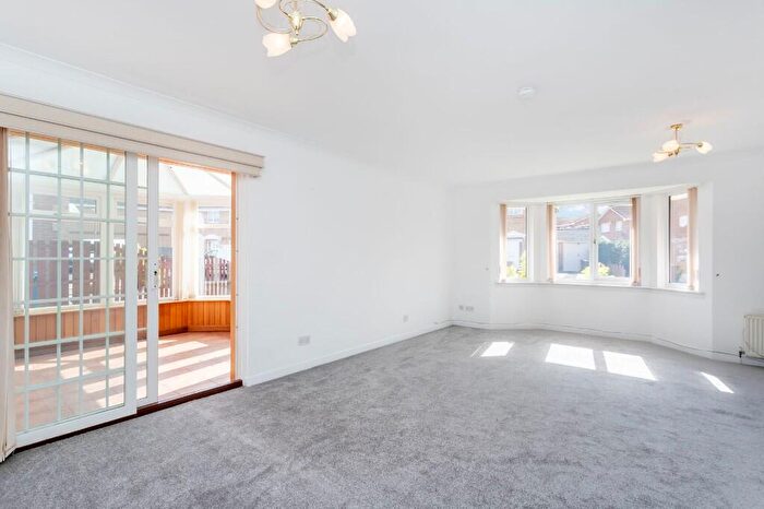 3 Bedroom Detached Bungalow For Sale In Glenisla Court, Whitburn, EH47