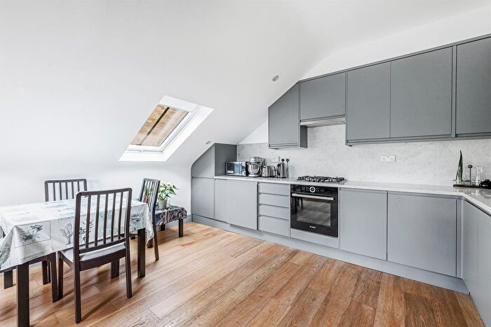 1 Bedroom Flat To Rent In Castlebar Road, W5