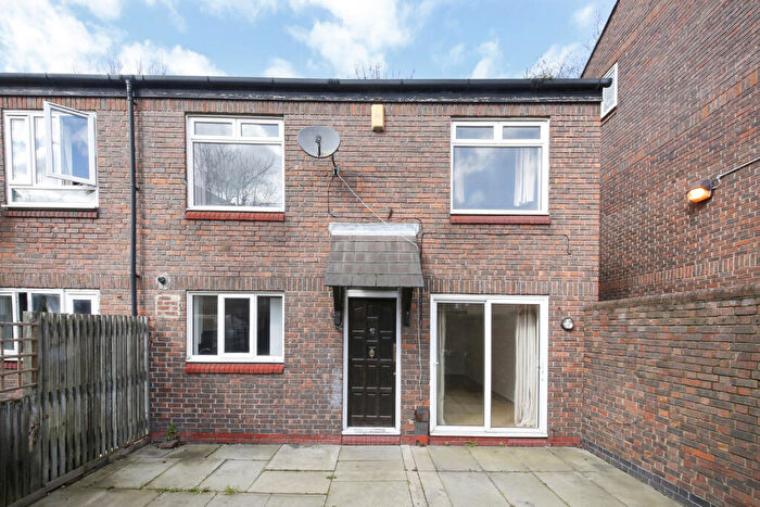 2 Bedroom Terraced House To Rent In Gallon Close, Charlton, SE7