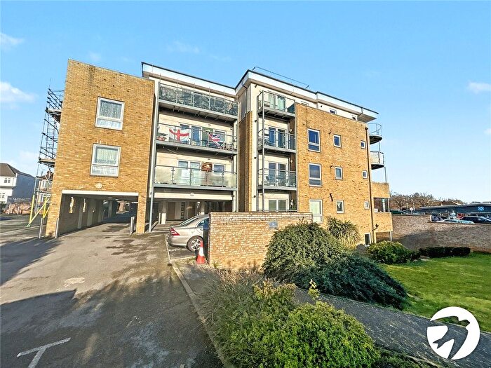 1 Bedroom Flat For Sale In Lyndon Avenue, Sidcup, Kent, DA15