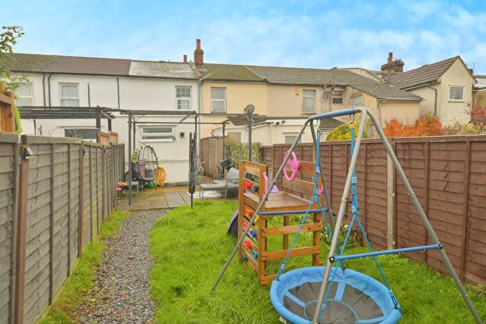 2 Bedroom Terraced House For Sale In Kingsnorth Road, Ashford, Kent, TN23