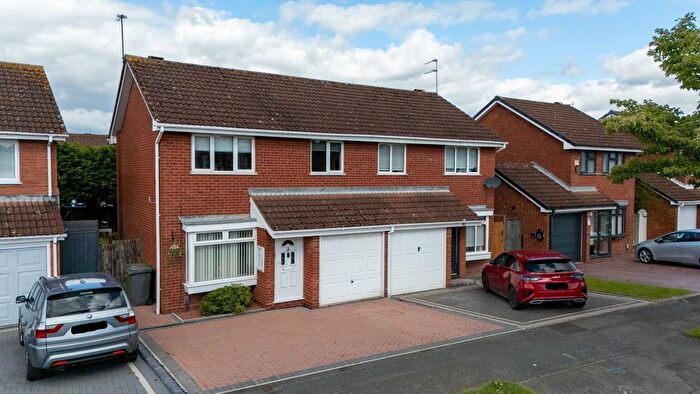 3 Bedroom Semi-Detached House For Sale In Cromwell Road, Wolverhampton, WV10