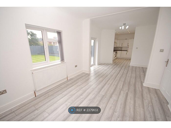 2 Bedroom Bungalow To Rent In School Lane, Wallasey, CH44