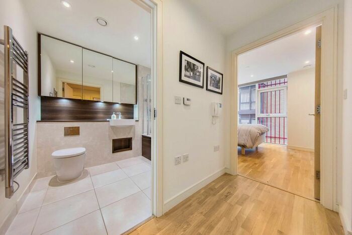 1 Bedroom Flat To Rent In Enterprise Way, Wandsworth, London, SW18