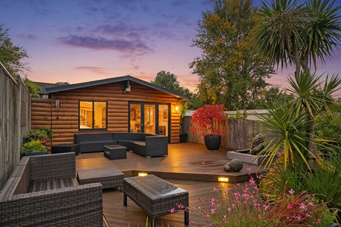 3 Bedroom Property For Sale In The Heights, Northolt, UB5