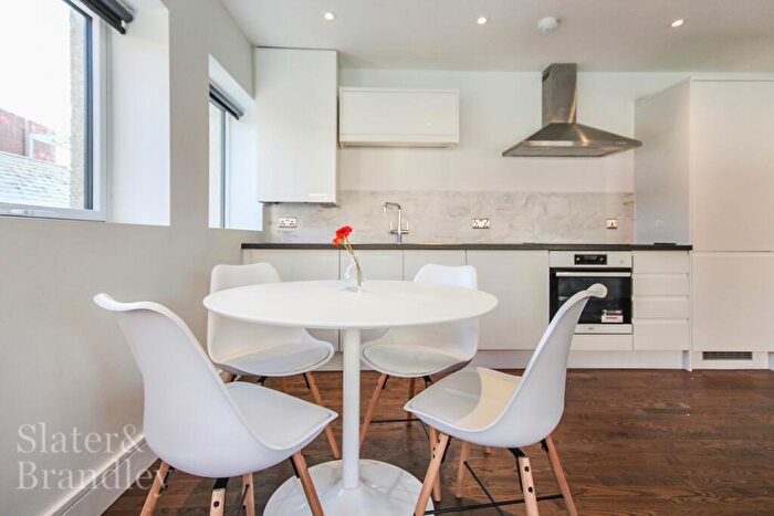 2 Bedroom Apartment To Rent In Flat, Carrington Street, Nottingham, Nottinghamshire, NG1