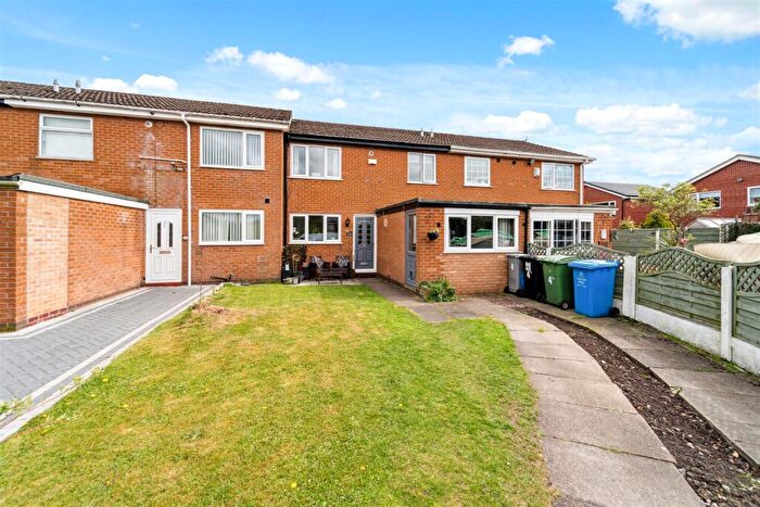 3 Bedroom Terraced House For Sale In Redwood, Sale, M33