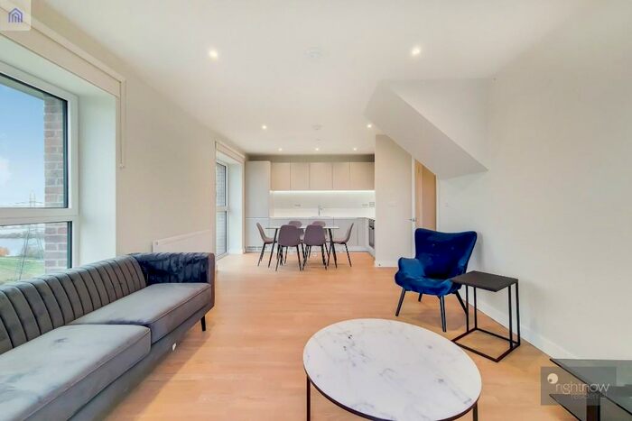 3 Bedroom Apartment To Rent In Hale Wharf, London, N17