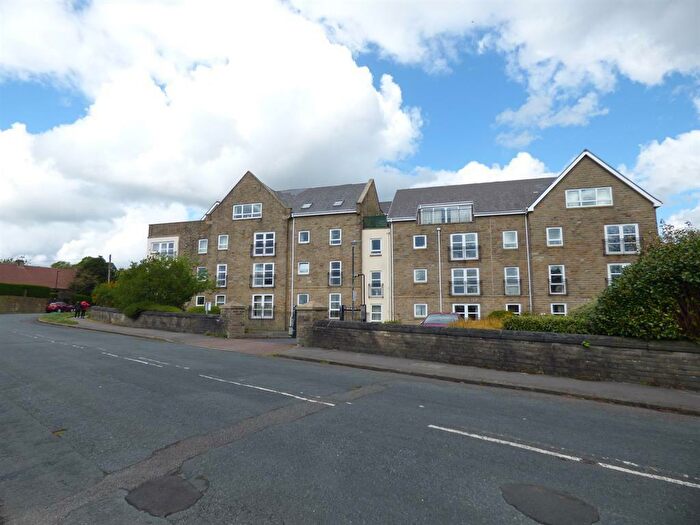 2 Bedroom Apartment To Rent In Regent Court, Albert Promenade, Halifax, HX3