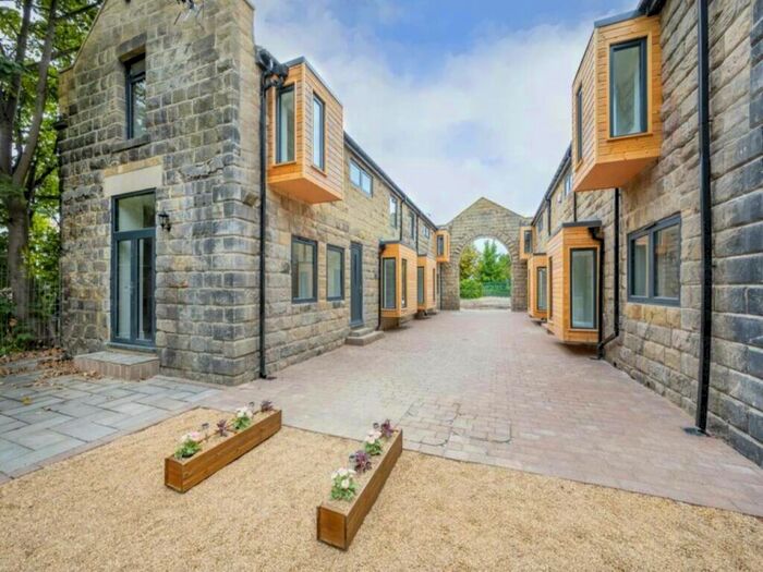 3 Bedroom Semi-Detached House To Rent In The Stables Cliff Oaks, Fawcett Lane, , Leeds, LS12