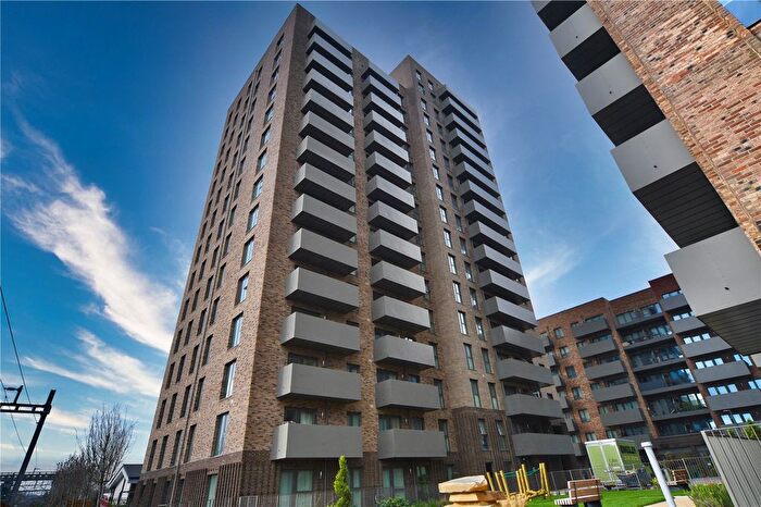 2 Bedroom Flat For Sale In Teal Road, Seven Kings, Essex, IG3