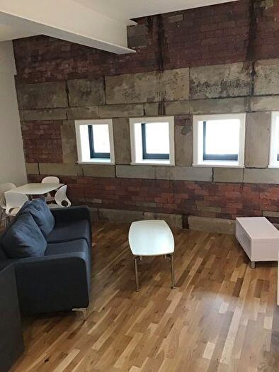 1 Bedroom Flat To Rent In Lilycroft Road, Bradford, BD9