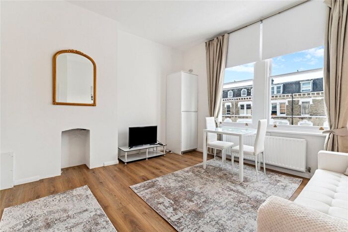 1 Bedroom Flat To Rent In Sinclair Road, Holland Park, W14