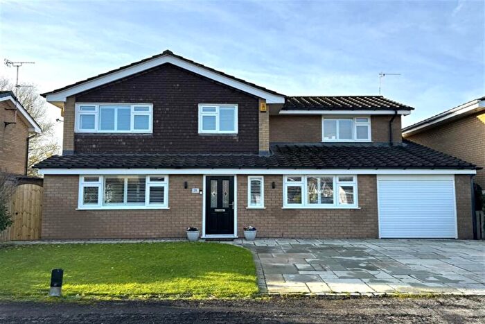 4 Bedroom Detached House To Rent In Mardale Court, Holmes Chapel, CW4