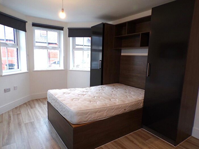 Studio To Rent In Charndon Close, Reading, Berkshire, RG2