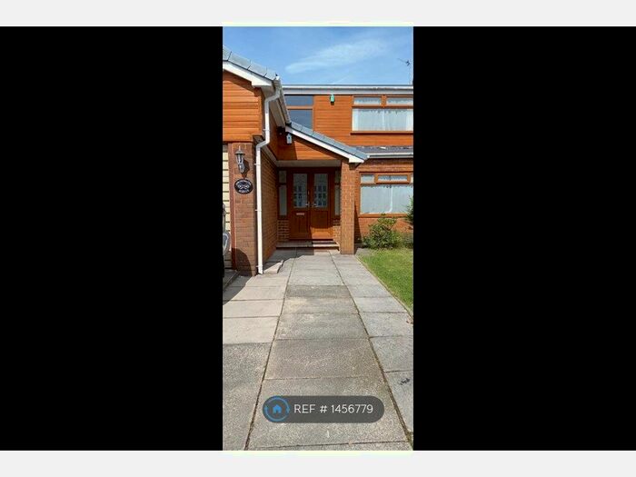 3 Bedroom Detached House To Rent In Springwater Avenue, Bury, BL0