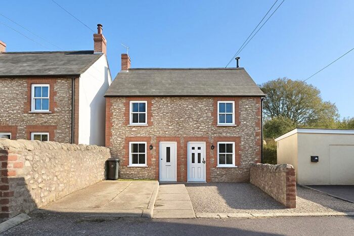 2 Bedroom Cottage For Sale In The Hill, Kilmington, Axminster, EX13