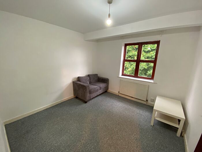 1 Bedroom Flat To Rent In A Woodsley Road, Flat, LS2